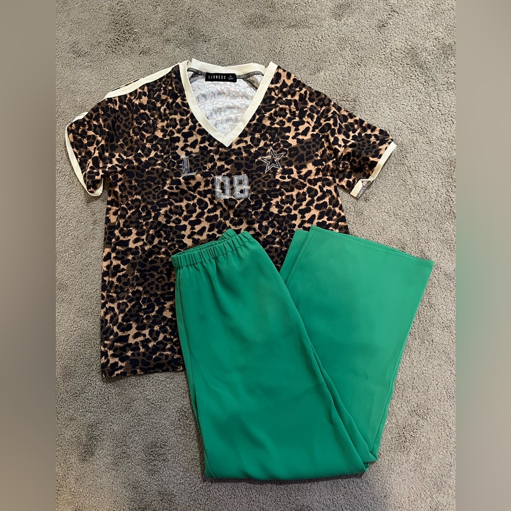 GRAPHIC JERSEY + GREEN PANTS